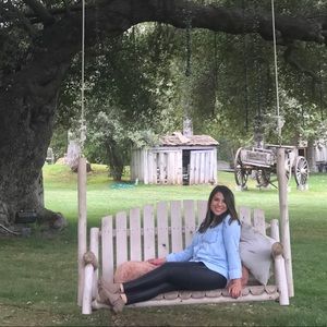 Meet your Posher, Alejandra